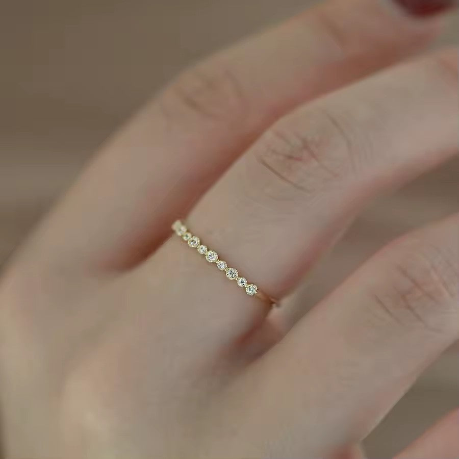 Elegant Ring i 925 Sterling Silver med 14K Guldplätering