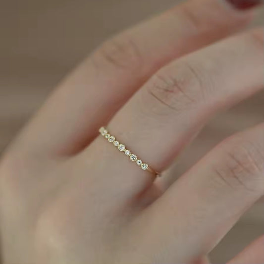 Elegant Ring i 925 Sterling Silver med 14K Guldplätering