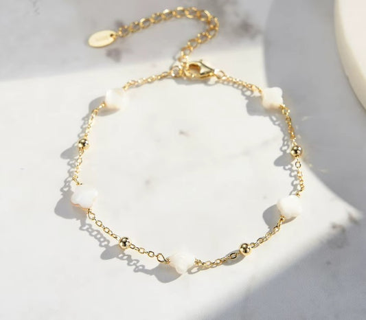 Four Leaf Clover Shell Pearl Bracelet – 14K Gold Plated 925 Silver i flera olika design