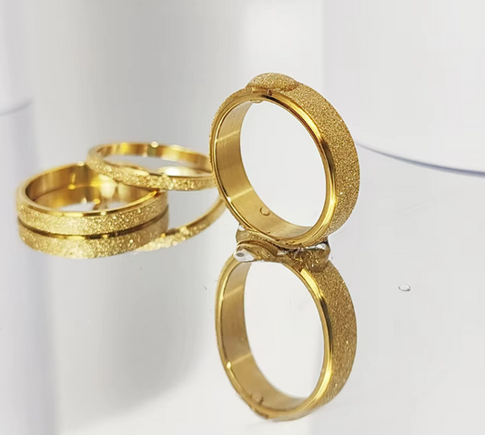 Glittrande Ring i Rostfritt Stål - Finns i 3 olika färger och 3 bredder