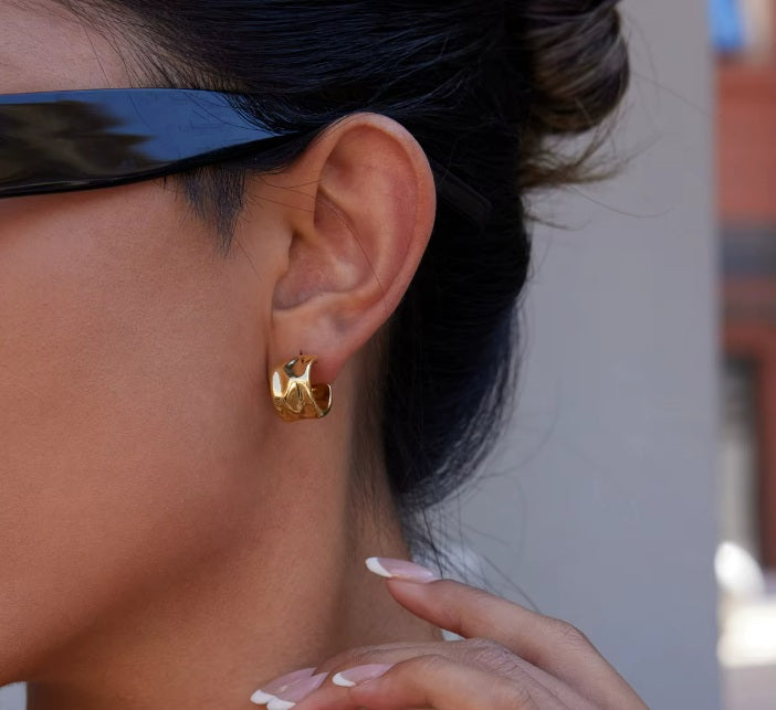 Vattentåliga - Youthway Irregular Texture C-Formade Örhängen (14K Guldpläterade) och Silver