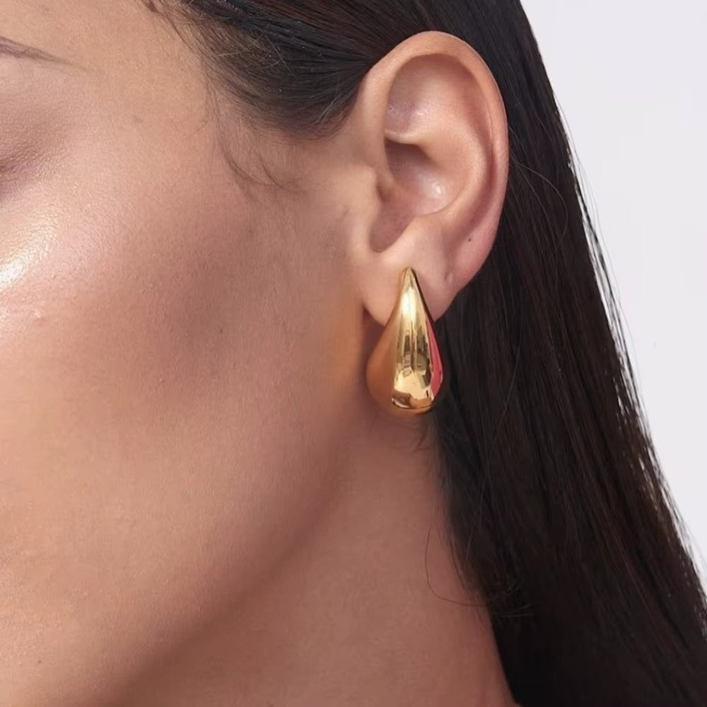 VIVÉLLE Droppformade Örhängen - 3 olika storlekar i guld och silver